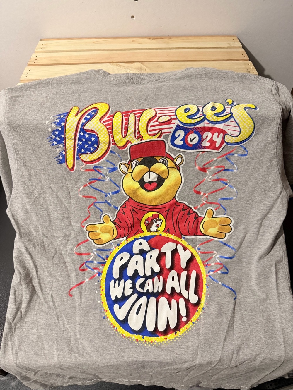 Buc-ee's Gray Long Sleeve Tee with 2024 Mascot Graphic Unisex Large